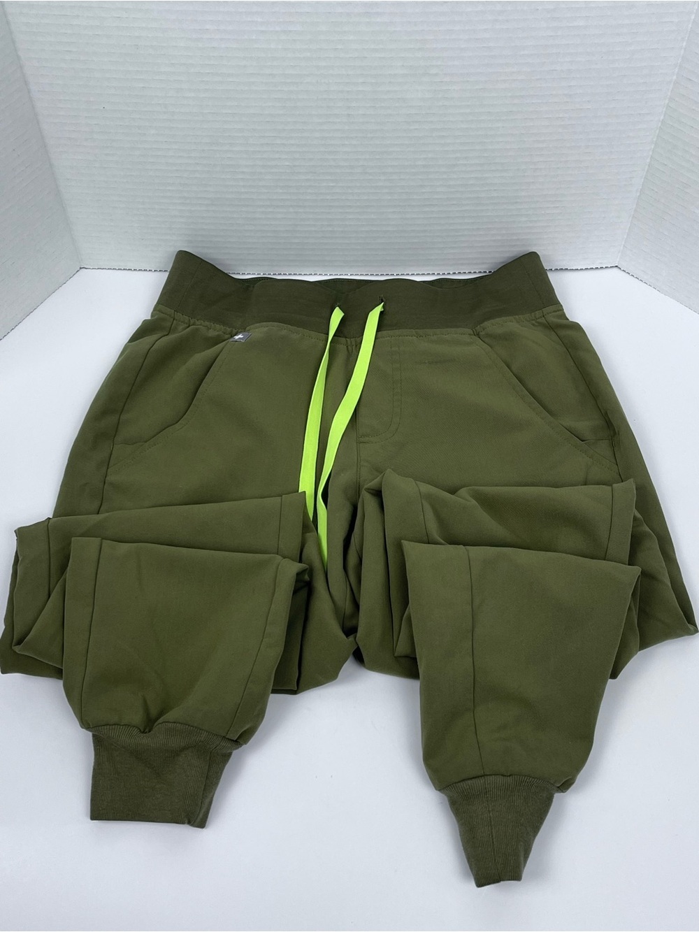Figs Women's Zamora Jogger Scrub Pants in Olive W18SW2005 Size XXS; Uniform, ER - Picture 8 of 15